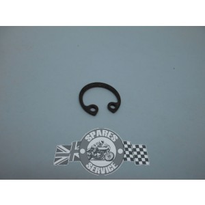 06-7690 - CIRCLIP - INTERMEDIATE SPINDLE - FITS ALL 500CC UP | Norton